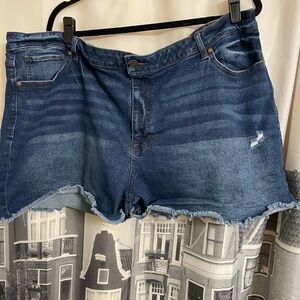 Plus size 22w dark wash denim‎ shorts